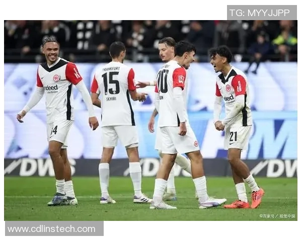 斯图加特客平法兰克福，保持不败纪录继续延续
